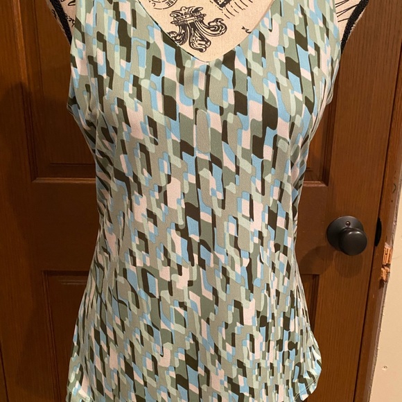 B.Moss Patterned Silky Tank Top - Picture 2 of 5